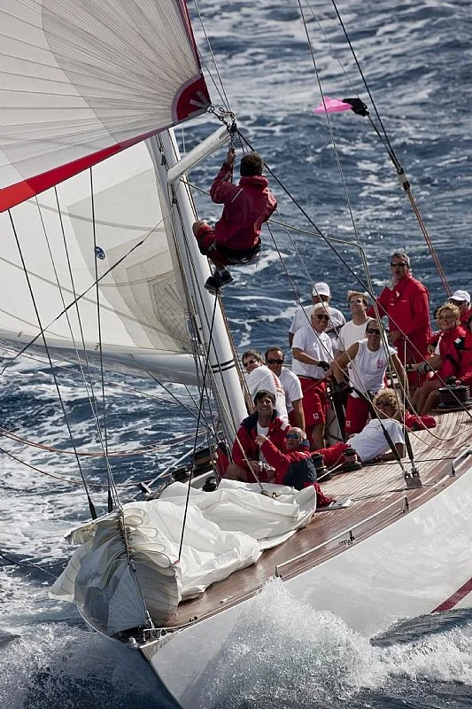 Szoros verseny az óráért - Les Voiles de Saint-Tropez - Vitorlás tudattágítás