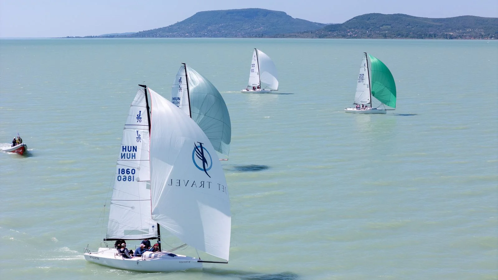 A jövő mezőnye: fiatal csapatokkal és nemzetközi színvonalon startolt a J/70 szezon