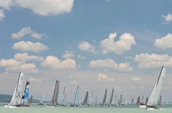 Repülnek a katamaránok a Balatonon - Az utolsó futamok