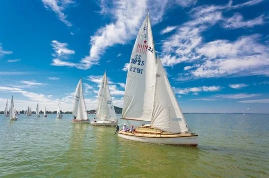 Verseny a Port Lacajban