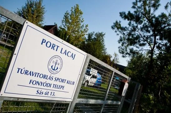 YST forduló a Port Lacajban