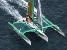 Megsérült a Groupama3 Trimarán