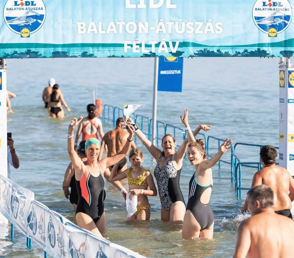 Már lehet nevezni a Balaton-átúszásra