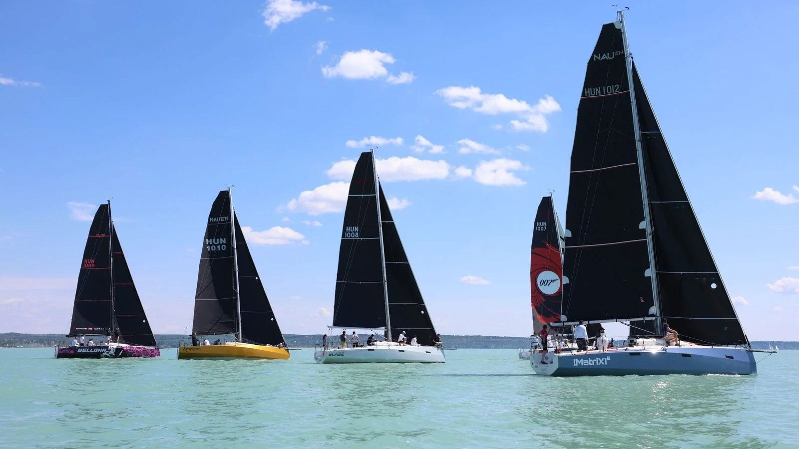 Közösség, tisztelet és vitorlázás – sikeresen elrajtolt a One Design Balaton Tour Balatonkenesén
