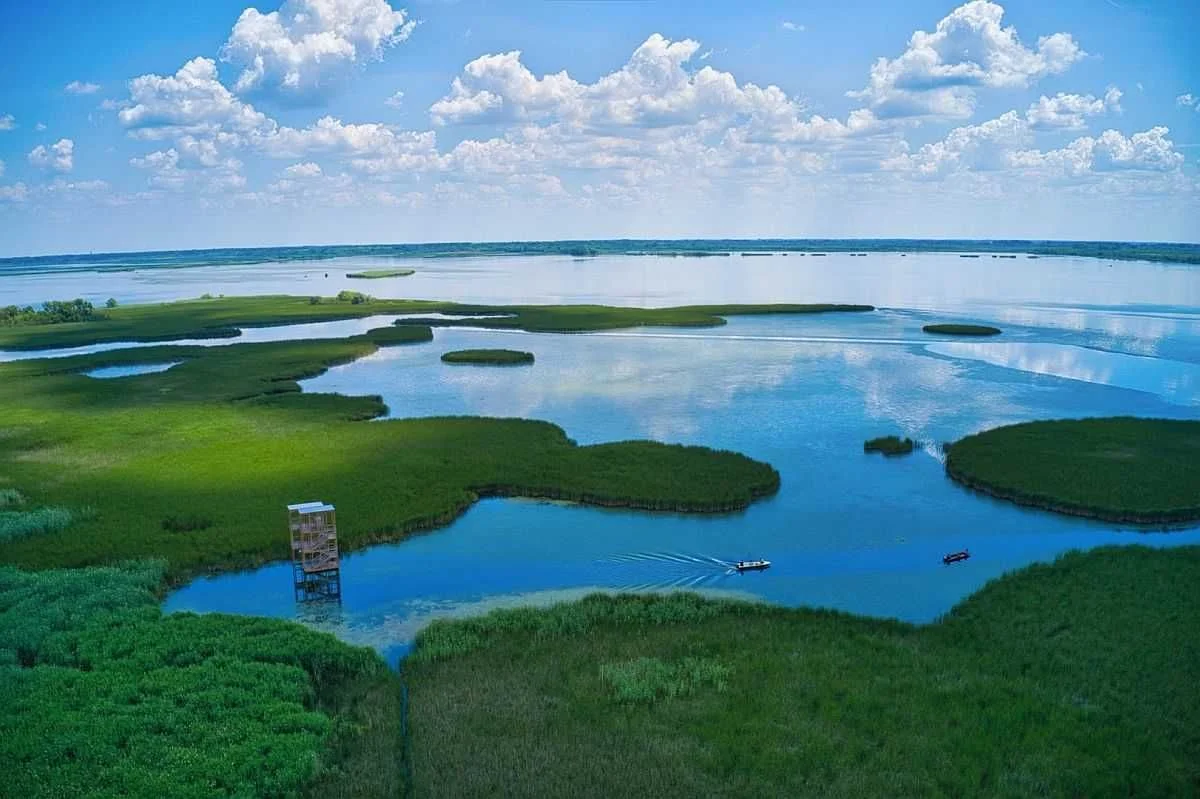 Megkezdődött a mederkotrás a Tisza-tavon