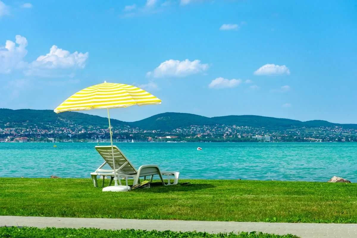 Ennyiért strandolhatunk a Balatonnál